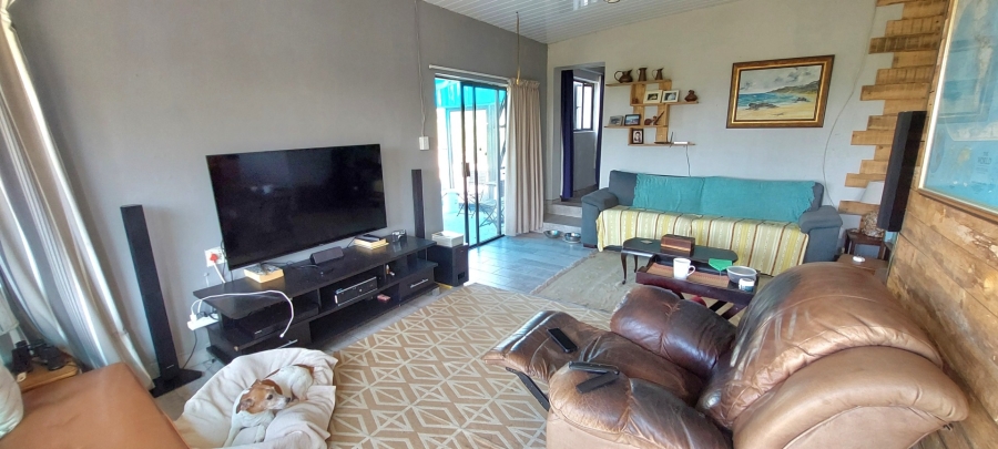 5 Bedroom Property for Sale in Sunrise On Sea Eastern Cape